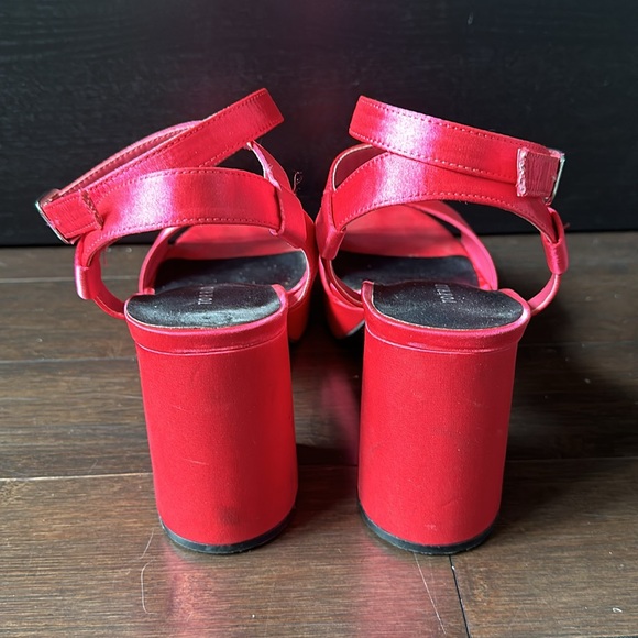 TORRID WW hot Pink Satin platform Heels - Picture 5 of 6